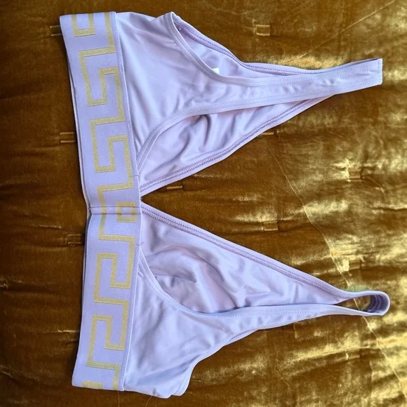 Versace Greca Lavender
Bikini - Picture 5 of 11